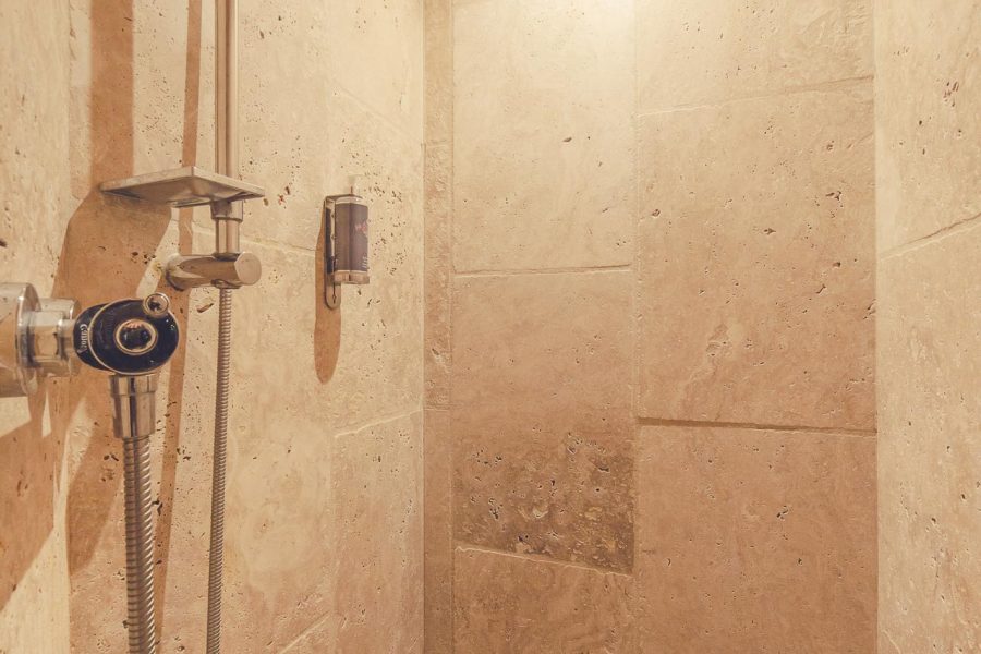 DOUCHE CHAMBRE CHATELANE